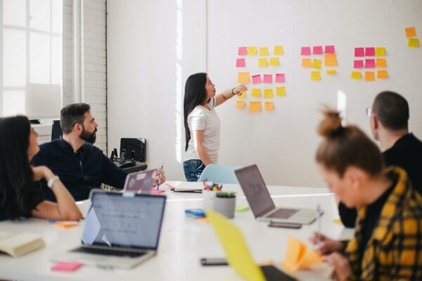 Digitalstrategie entwickeln: Der umfassende 7-Schritte-Fahrplan für Unternehmen und Organisationen